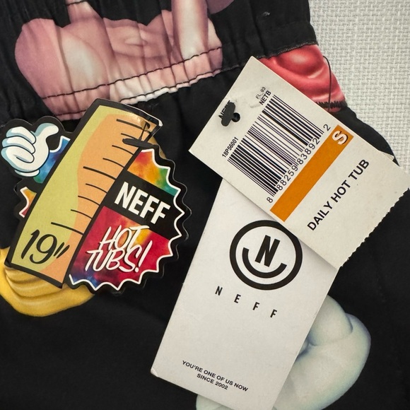 NEFF Hot Tub Board Shorts Swim Trunks Men’s Small Flamingo Fruit Black NWT - Picture 8 of 10